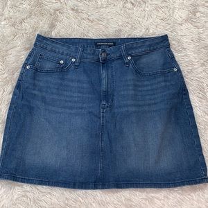 CALVIN KLEIN MEDIUM WASH JEAN MINI SKIRT SIZE 14